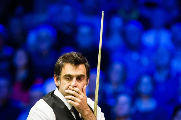 Ronnie Sullivan Inglaterra Considera Tiro Contra John Higgins Escócia Sua — Fotografia de Stock