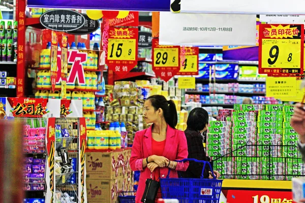File Kínai Vásárlók Vásárolni Egy Szupermarket Nanjing Város Kelet Kínai — Stock Fotó