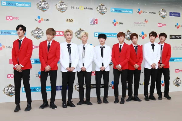 Membros Grupo Masculino Sul Coreano Sf9 Chegam Tapete Vermelho Para — Fotografia de Stock