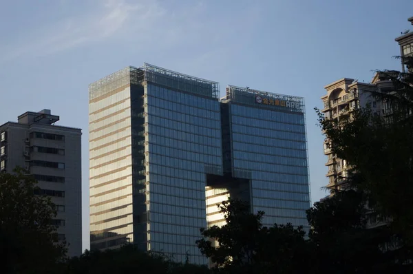 Προβολή Του Παντελόνι Σχήμα Ουρανοξύστη Jin Hongqiao Διεθνές Κέντρο Επίσης — Φωτογραφία Αρχείου