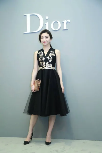 Chińska Aktorka Jing Tian Przybywa Imprezę Sztuki Lady Dior Pekinie — Zdjęcie stockowe