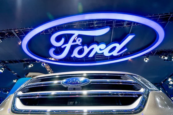 Une Voiture Ford Est Exposée Lors 14E Salon International Automobile — Photo