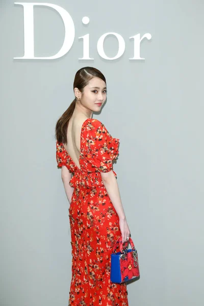 Kinesiska Skådespelerskan Zhang Huiwen Anländer För Part Dior Lady Konst — Stockfoto