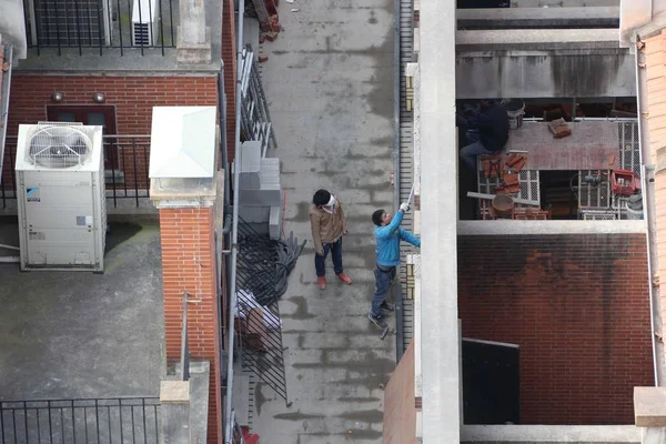 Trabalhadores Chineses Renovam Casas Complexo Shikumen Bairro Jianyeli Xangai China — Fotografia de Stock