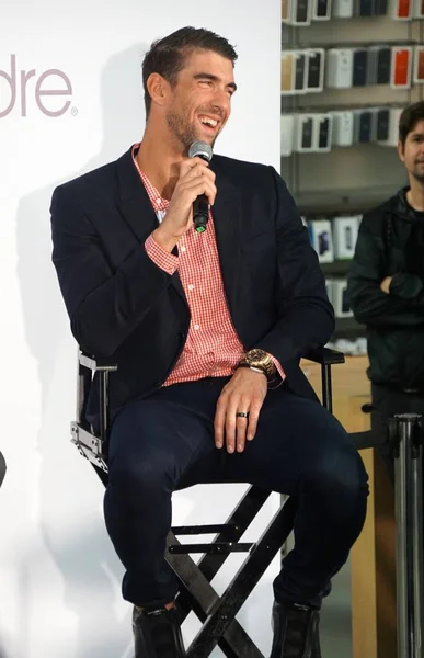 American Swimming Star Michael Phelps Attends Promotional Event Beats Dre — Stock Photo, Image