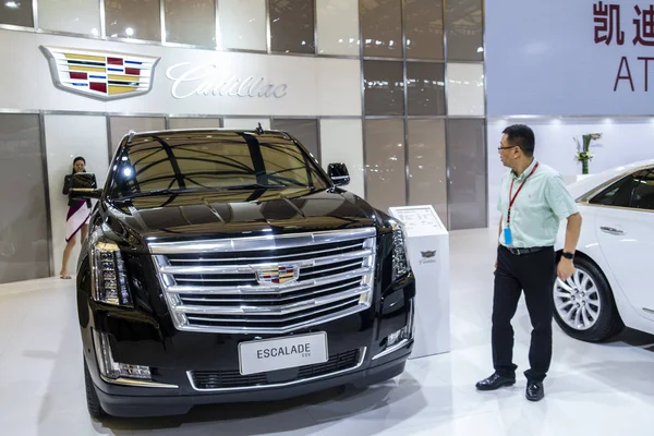 Cadillac Escalade Suv Της Saic Μια Κοινοπραξία Μεταξύ Της Saic — Φωτογραφία Αρχείου