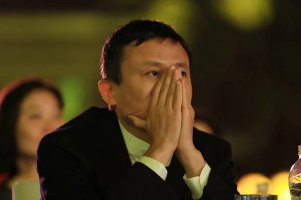 Джек Председатель Alibaba Group Плачет Участвуя Церемонии Награждения Сельских Учителей — стоковое фото