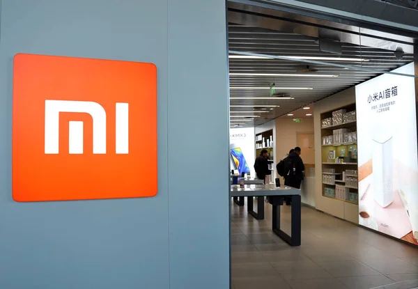 Покупатели Посещают Магазин Xiaomi Международном Аэропорту Пекина Китай Декабря 2018 — стоковое фото