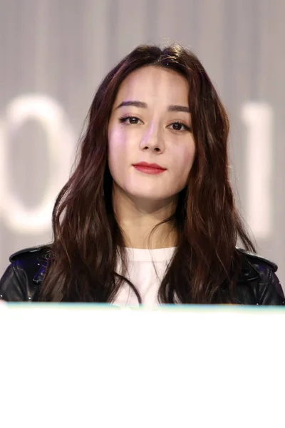 Uigur Dilraba Dilmurat 2019 상하이 Josiny에 기념식 — 스톡 사진