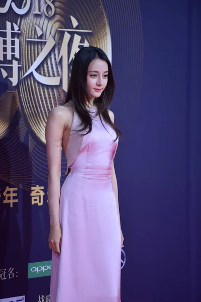 Atriz Chinesa Uigur Dilraba Dilmurat Posa Chegar Tapete Vermelho Para — Fotografia de Stock