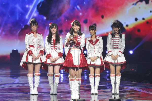 Członkowie Grupy Japonka Akb48 Team8 Uczestniczyć Młodzi Nagrody Youku 2016 — Zdjęcie stockowe