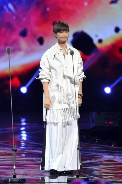 Kinesisk Sångerska Yuchun Talar 2016 Ung Val Youku Awards Beijing — Stockfoto