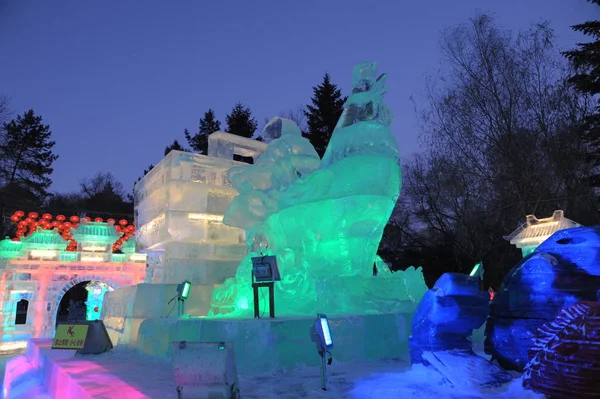 Noční Pohled Ledové Sochy Během Ice Lantern Festival Městě Harbin — Stock fotografie