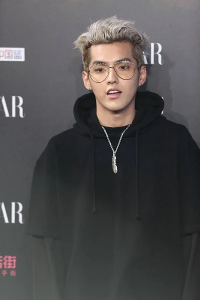 Chinese Singer Actor Kris Yifan Arrives Red Carpet 2016 Bazaar — Stock Photo, Image