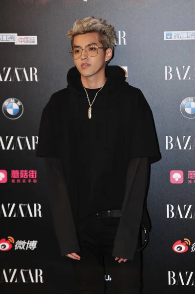 Cantor Ator Chinês Kris Yifan Chega Tapete Vermelho Para Gala — Fotografia de Stock