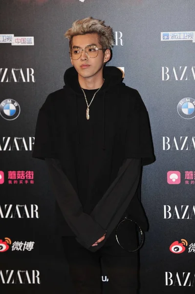 Der Chinesische Sänger Und Schauspieler Kris Oder Yifan Kommt Auf — Stockfoto