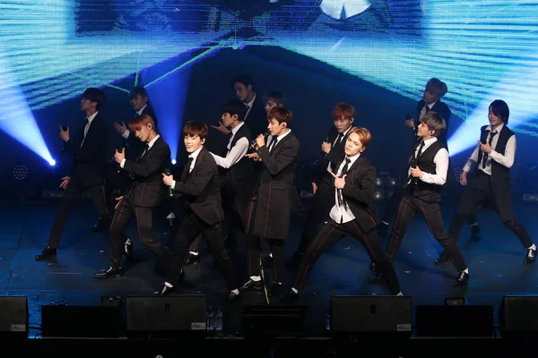 Membros Boy Group Sul Coreano Seventeen Apresentam Seu Concerto Taipei — Fotografia de Stock