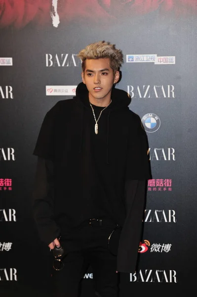 Chinese Zanger Acteur Kris Yifan Arriveert Rode Loper Voor 2016 — Stockfoto