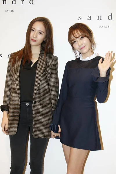 South Korean Singers Actresses Jessica Jung Soo Yeon Right Krystal — 图库照片