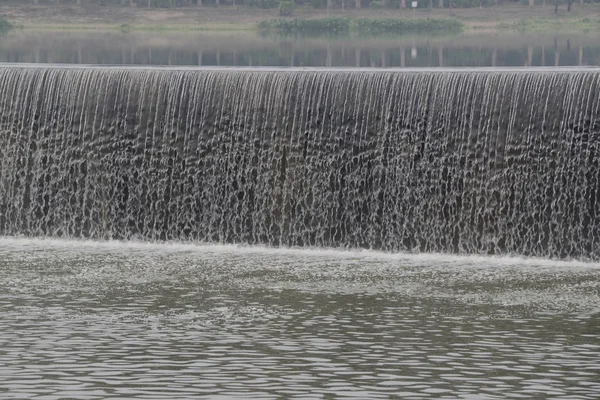 Blick Auf Einen Riesigen Künstlichen Wasserfall Inmitten Des Flusses Xinxu — Stockfoto