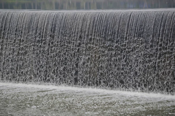 Blick Auf Einen Riesigen Künstlichen Wasserfall Inmitten Des Flusses Xinxu — Stockfoto