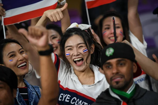 Tifosi Calcio Thailandesi Sventolano Loro Bandiere Nazionali Mostrare Sostegno Alla — Foto Stock