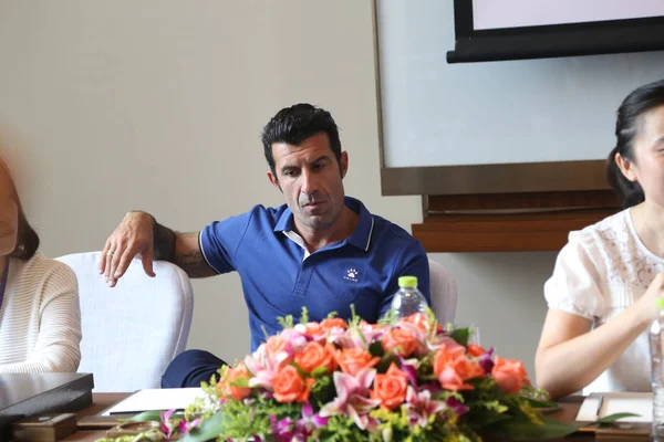 Luis Figo Estrella Fútbol Portugués Asiste Una Conferencia Prensa Para —  Fotos de Stock