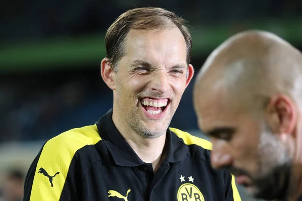 Head Coach Thomas Tuchel Borussia Dortmund Left Reacts Talks Head — Stock Photo, Image