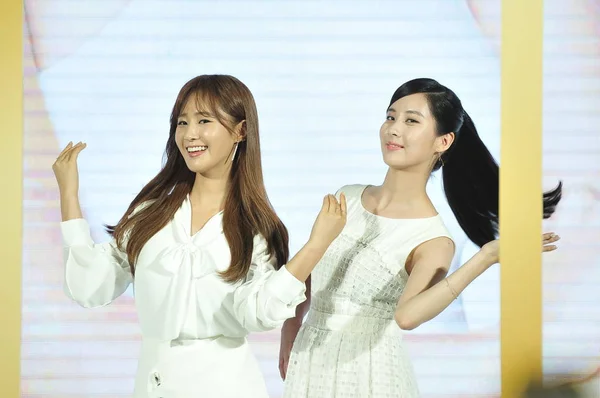 Sångare Och Skådespelerskor Seo Hyun Seohyun Rätt Och Kwon Yuri — Stockfoto