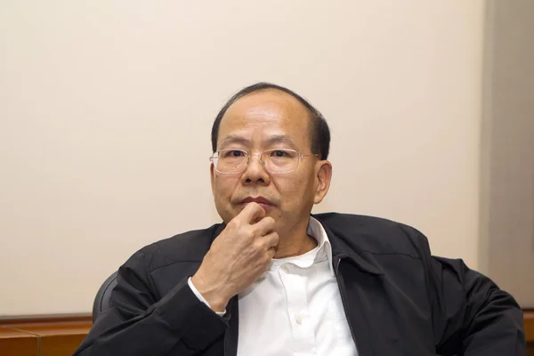 Fangyou その後 Gac グループの会長は 中国の北京でのインタビュー中に反応し 7月2012日 — ストック写真