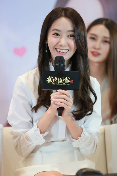 2016年7月31日 韩国偶像团体 女孩一代 的林永阿出席在中国上海举行的网络游戏促销活动 — 图库照片