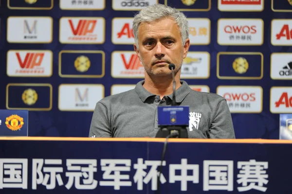 Hlavní Trenér José Mourinho Manchester United Poslouchá Otázku Tiskové Konferenci — Stock fotografie