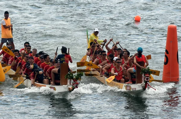 Participantes Competem Uma Corrida Barco Dragão Realizada Para Celebrar Dragon — Fotografia de Stock