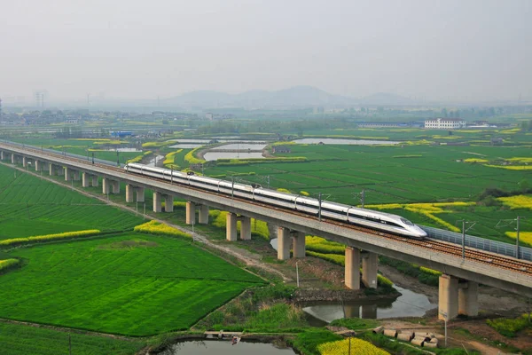 Crh Kínai Vasúti Nagysebességű Golyó Vonattal Utazik Peking Shanghai Nagysebességű — Stock Fotó