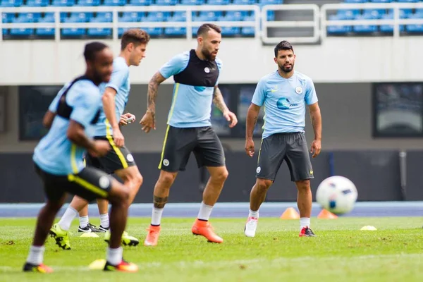 Sergio Aguero Right Teammates Manchester City Practise Training Session Beijing — Stock Photo, Image