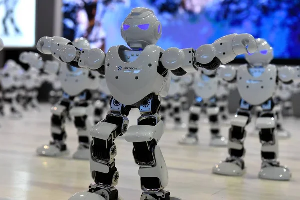 Los Robots Alpha Bailan Simultáneamente Durante Una Exposición Ciudad Jinan —  Fotos de Stock