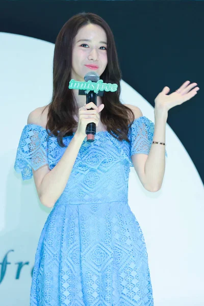 2016年8月8日 韩国偶像团体 女孩一代 的林永阿出席在中国上海举行的 免费化妆品 促销活动 — 图库照片