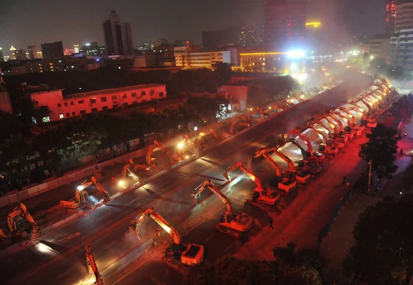 Night View Excavators Demolishing Yonghe Gate Overpass Nanchang City East — Stock Photo, Image