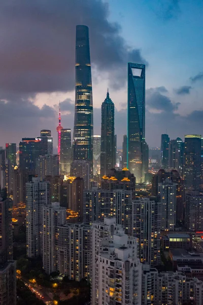 Vista Nocturna Del Distrito Financiero Lujiazui Con Torre Shanghai Más —  Fotos de Stock