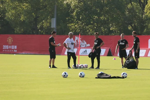 Head Coach Jose Mourinho Second Left Manchester United Pictured Training — Stock Photo, Image