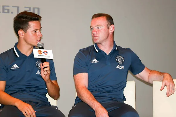 Ander Herrera Aguera Esquerda Wayne Rooney Manchester United Assistem Uma — Fotografia de Stock