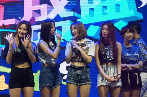 Sydkoreanska Idol Grupp Exid Pose Vid Den China Digital Entertainment — Stockfoto