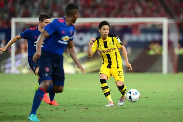 Shinji Kagawa Van Borussia Dortmund Gelijk Dribbelt Tegen Manchester United — Stockfoto