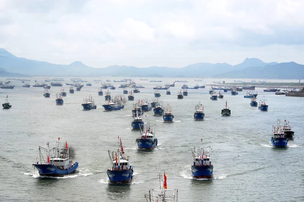 Uma Frota Pesca Parte Porto Depois Que Moratória Pesca Verão — Fotografia de Stock