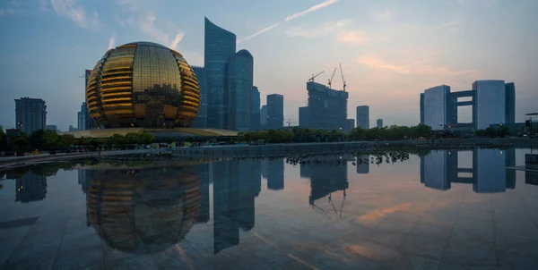 Skyline Intercontinental Hotel Hangzhou Left Other Buildings Qianjiang New Town —  Fotos de Stock