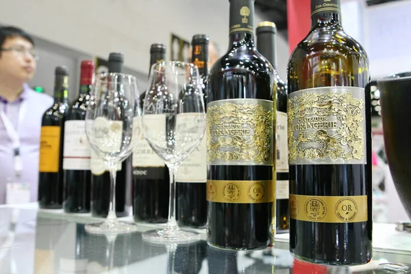 Botellas Vino Están Exhibición Durante Topwine China 2016 Beijing China — Foto de Stock