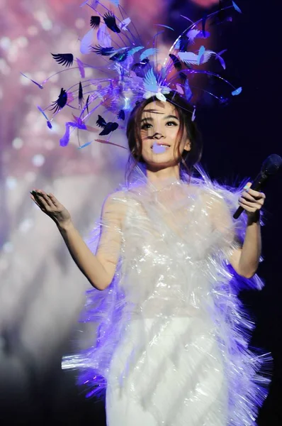그룹의 상하이 중국에 그녀의 콘서트에서 그녀는 2016 — 스톡 사진