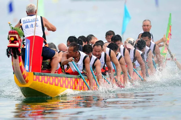 Deelnemers Concurreren Een Dragon Boat Race Gehouden Dragon Boat Festival — Stockfoto