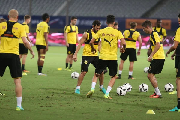 Voetballers Van Borussia Dortmund Praktijk Tijdens Een Training Voor Shanghai — Stockfoto