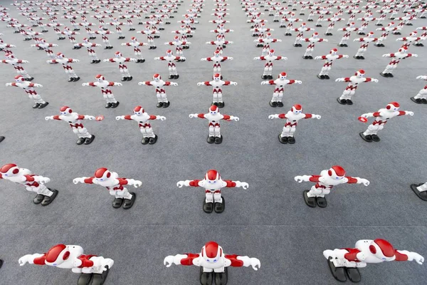 Roboter Tanzen Während Einer Herausforderung Einen Neuen Guinness Weltrekord Für — Stockfoto